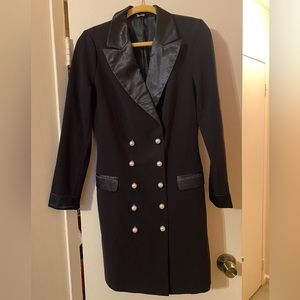 (NWOT) VENUS tuxedo dress with pearl buttons, satin lapels & faux pockets. Sz 8.
